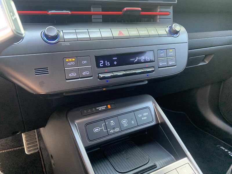 Hyundai Kona N-LINE TECHNOLOGY 1.6T-GDI DCT - fotka 12 z 17