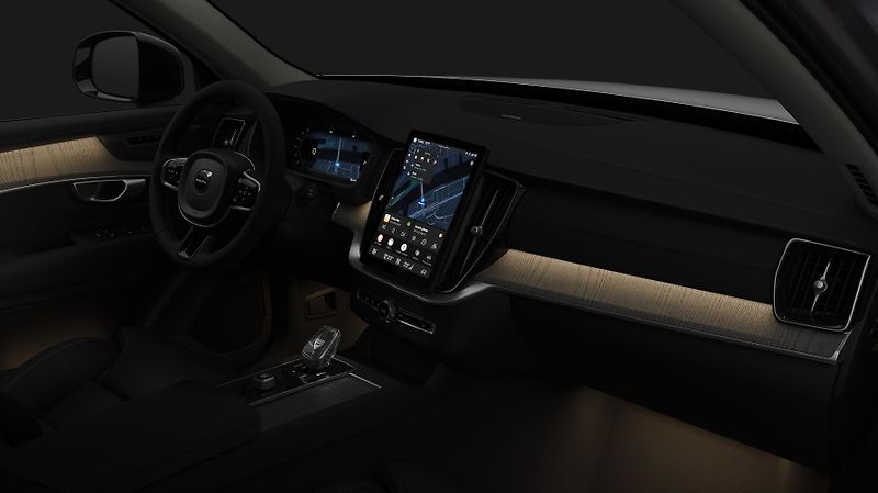 Volvo XC90 (2026) B5 AWD PLUS DARK - fotka 12 z 13