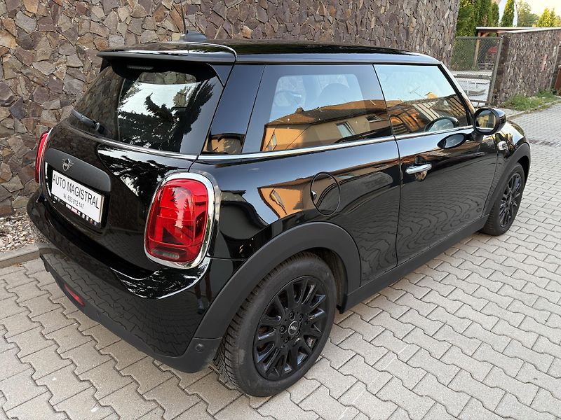 Mini Cooper (2020) 1.5  75 kW Sport Paket - fotka 3 z 14