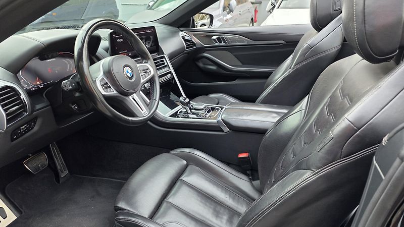 BMW Řada 8 (2023) M850i 4.4 V8 390kW xDrive AT - fotka 9 z 42