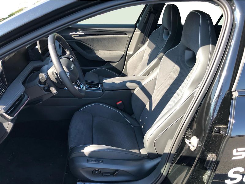 Škoda Superb 1,5 TSI  iV - fotka 11 z 30