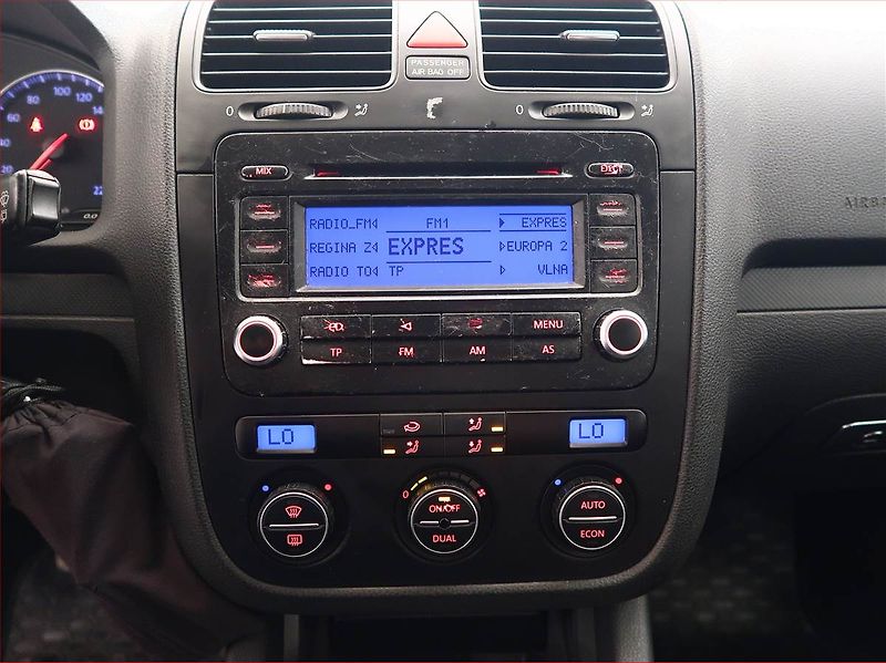 Volkswagen Golf (2006) 1.4 16V, Serv.kniha - fotka 12 z 14