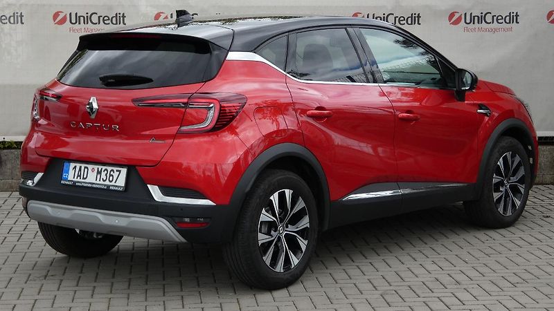Renault Captur 1,3  TCe 140 Techno EDC - fotka 3 z 22