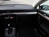 Volkswagen Passat (2019) Highline 2.0 TDI, Automat - náhled 8