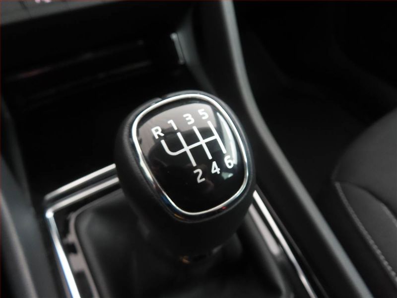 Škoda Karoq (2022) Ambition Plus 2.0 TDI - fotka 13 z 16