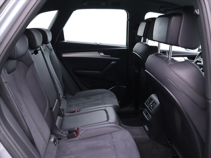 Audi Q5 3,0 50TDI 210kW S-line quattro - fotka 14 z 36