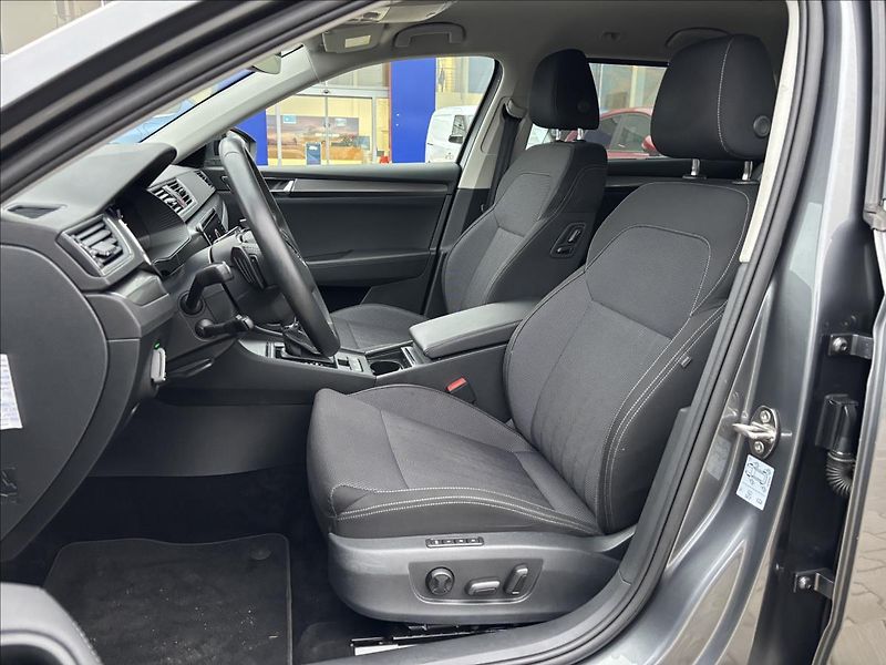 Škoda Superb 2,0 TDI 110kW Style DSG - fotka 22 z 42