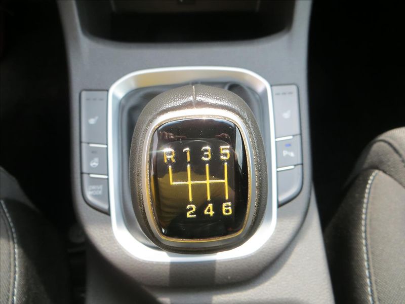 Hyundai i30 1,5 T-GDI mHEV Smart 117 kW - fotka 14 z 25