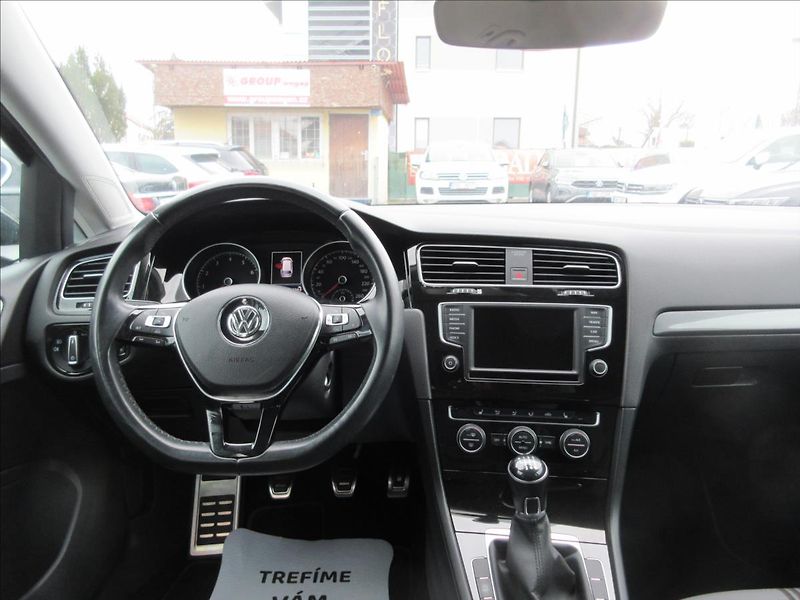 Volkswagen Golf 1,4 TSI 92 kW Edice Allstar - fotka 8 z 16