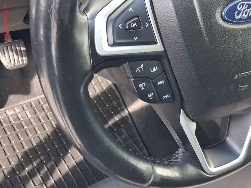 Ford Mondeo (2015) 2.0 TDCi, AC, navi, park - fotka 13 z 16