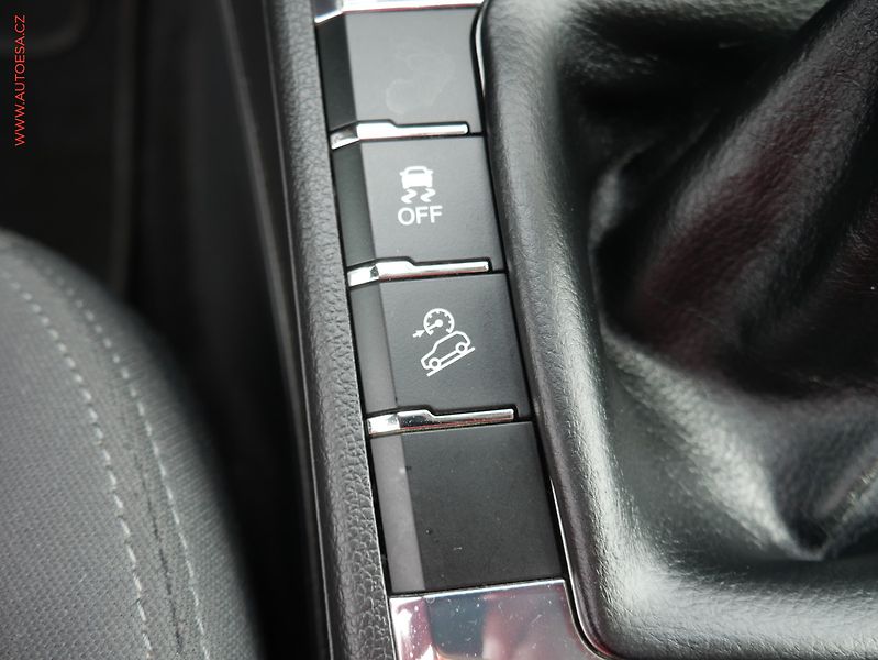 SsangYong Korando (2021) 1.5 T-GDi, 1.maj,ČR, LED, TZ - fotka 19 z 26