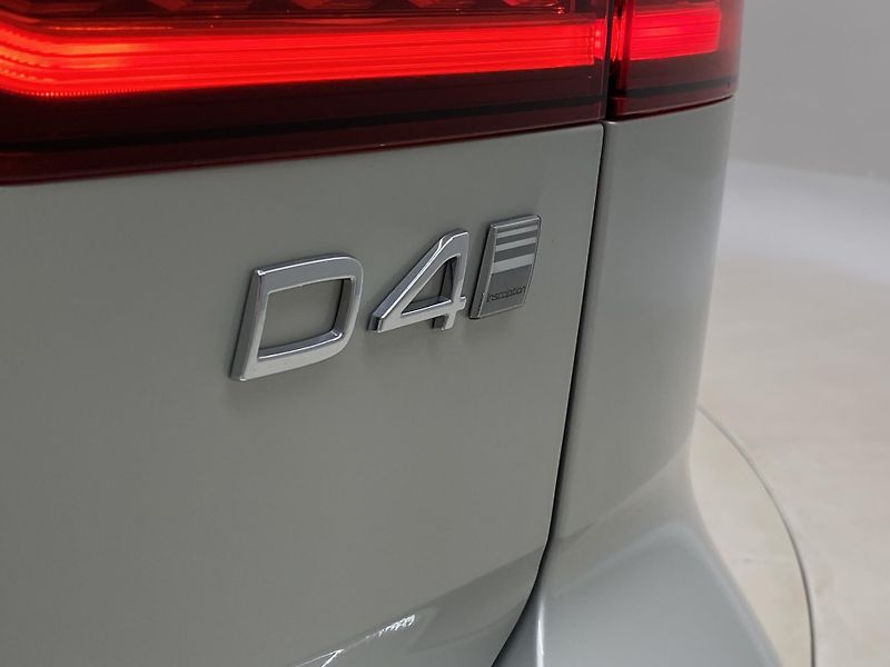 Volvo V60 D4 INSCRIPTION AUT CZ - fotka 34 z 41
