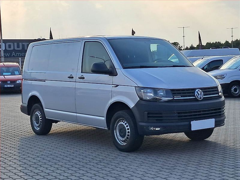 Volkswagen Transporter (2018) 2.0 TDI 4MOTION, ČR, 1Maj - fotografie inzerátu