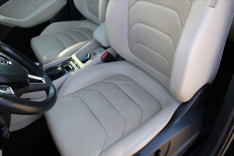 Škoda Kodiaq 2,0 TDI  7.MÍST,A/T,4x4,STYLE - fotka 32 z 45