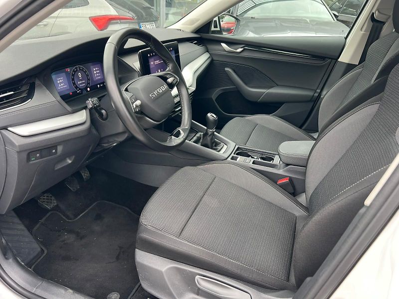 Škoda Octavia TOP SELECTION 1,5 TSI 110kW - fotka 9 z 26