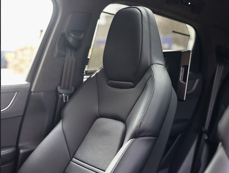 Porsche Cayenne (2025) Coupe E-Hybrid 360KW Techart - fotka 21 z 46