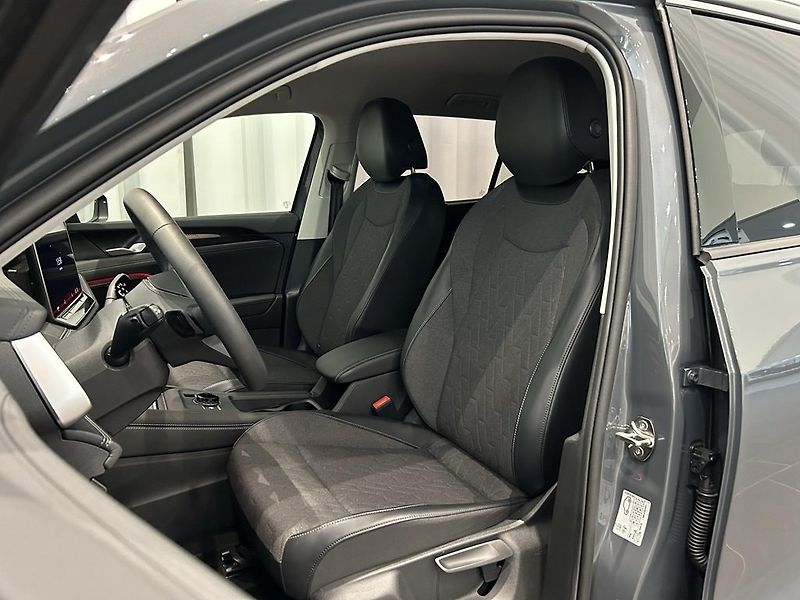 Volkswagen Tayron TSI 4M Life DCC Kamera ACC - fotka 5 z 15