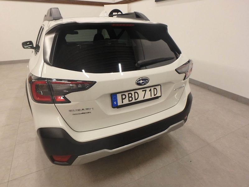 Subaru Outback 2.5i 4WD Active - fotka 6 z 17