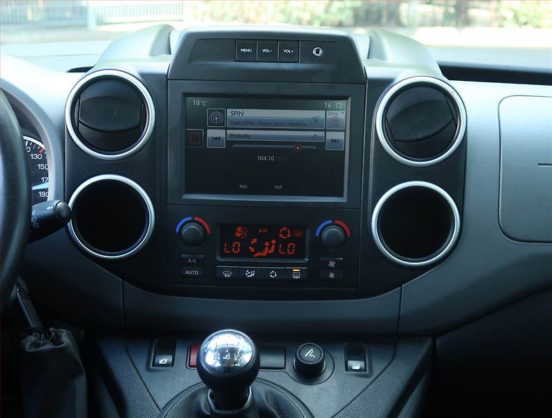 Citroën Berlingo (2015) XTR 1.6 HDi, 5Míst, ČR - fotka 12 z 17