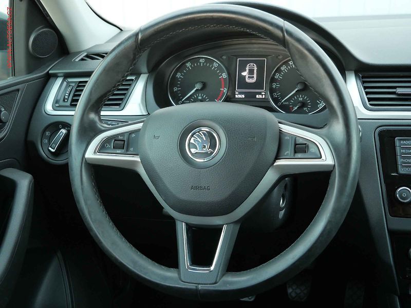 Škoda Rapid (2016) 1.2 TSi, Ambition, xenon - fotka 11 z 25