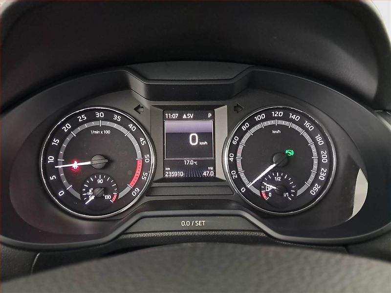 Škoda Octavia (2015) Scout 2.0 TDI, 4X4, Automat - fotka 11 z 23