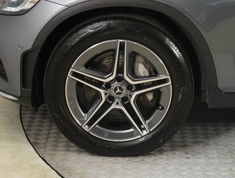 Mercedes-Benz GLC (2020) AMG line 300 d 4MATIC - fotka 15 z 26