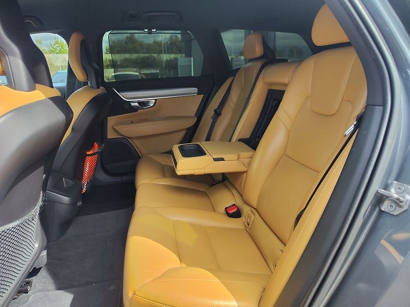Volvo V90 D3 2.0/110kW Momentum AT - fotka 12 z 32