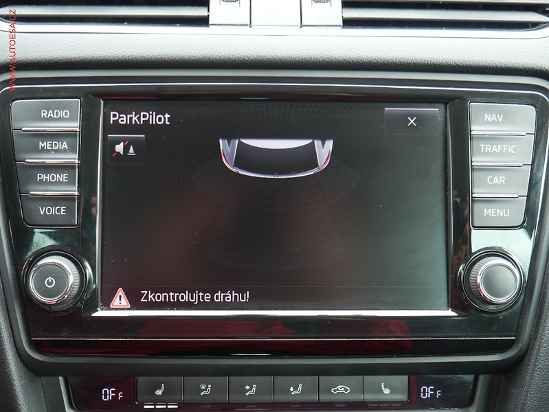 Škoda Octavia (2014) 2.0TDi, Elegance, DSG, bixen - fotka 15 z 17