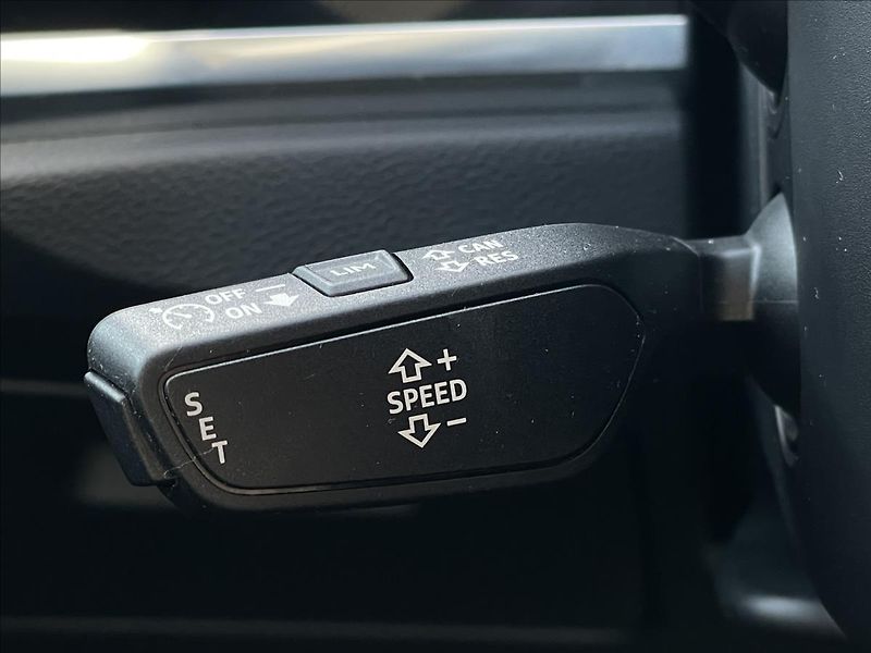 Audi Q3 1,5 TFSI AT7 S line Gravity - fotka 11 z 23