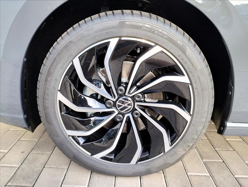 Volkswagen Golf Variant 1,5 eTSI 7DSG mHEV  Life - fotka 17 z 17