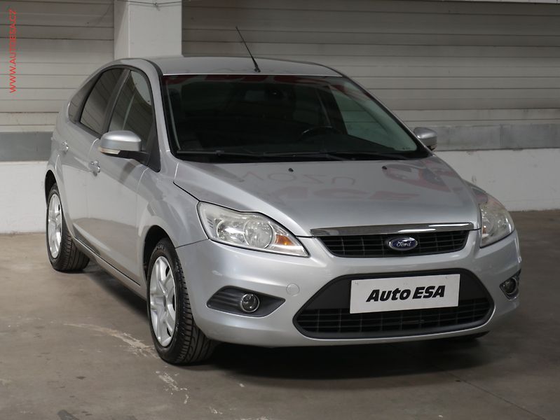 Ford Focus (2009) 1.6i, AC, park.čidla - fotografie inzerátu