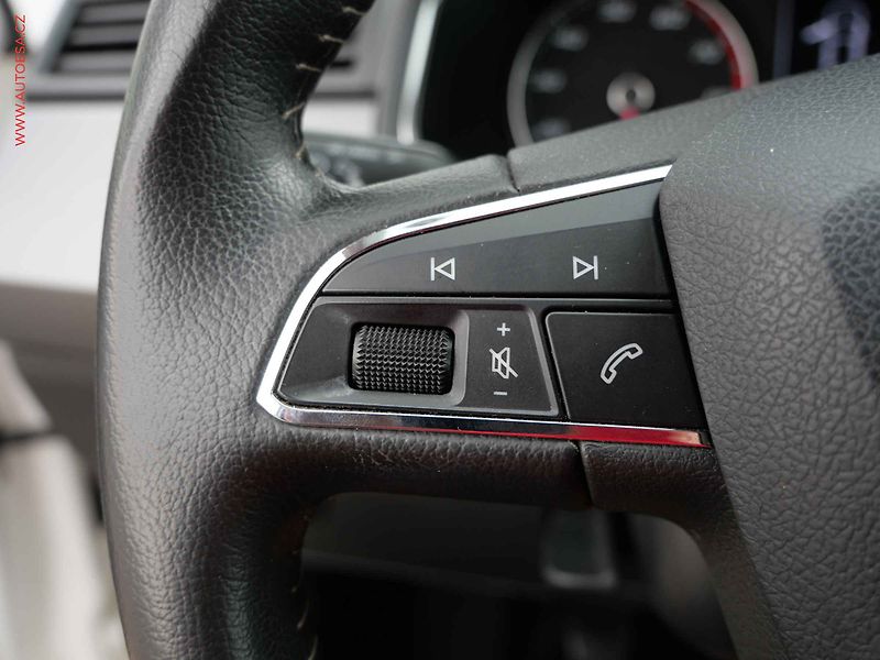 Seat Ibiza (2018) 1.0 MPi, AC, park.asist - fotka 12 z 23
