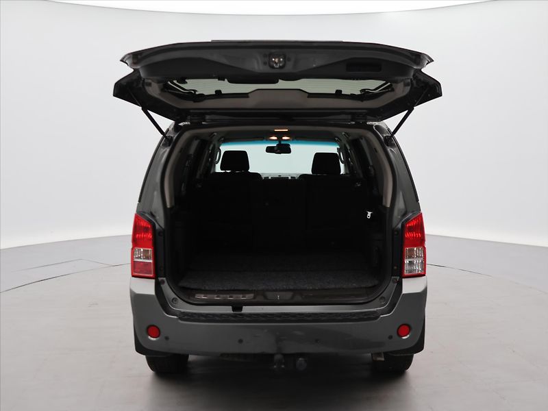 Nissan Pathfinder 2,5 dCi 126kW Automat 4WD CZ - fotka 9 z 31