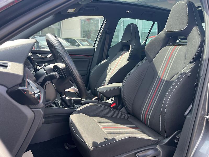 Škoda Kamiq Monte Carlo 1.5 TSI 110kw DSG - fotka 9 z 24