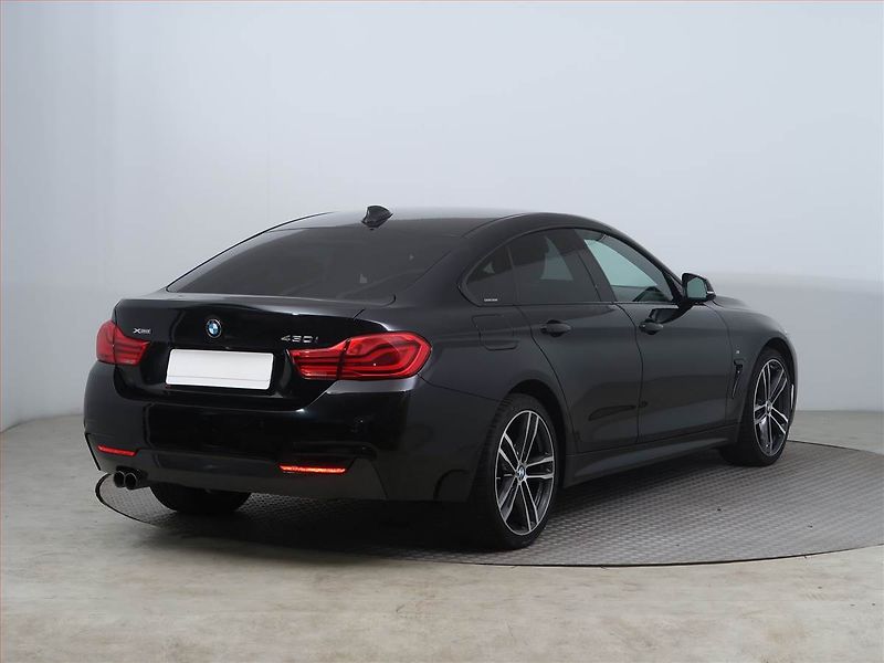 BMW Řada 4 (2017) M Paket 430i xDrive - fotka 5 z 13