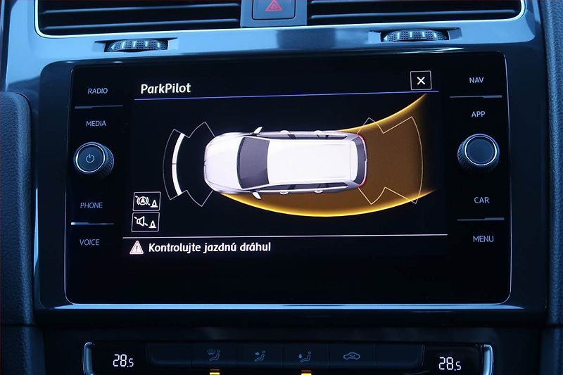 Volkswagen Golf (2020) 2.0 TDI, Automat, Navi - fotka 18 z 22