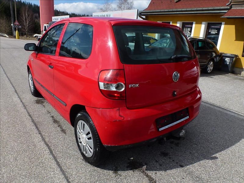 Volkswagen Fox 1,2 HTP 12V - fotka 10 z 41