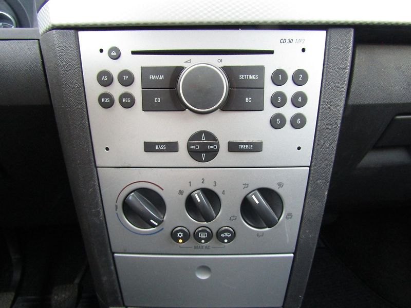 Opel Meriva (2006) 1.6 16v KLIMA FUNKČNÍ - fotka 31 z 32