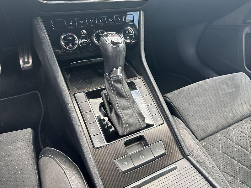 Škoda Superb (2020) 2.0 TSI 4x4 DSG SportLine - fotka 26 z 36