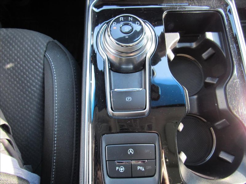 Ford Edge 2,0 TDCi EcoBlue 175kW 4x4 Aut - fotka 19 z 33