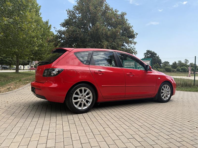 Mazda 3 1.6 Sport - fotka 12 z 27