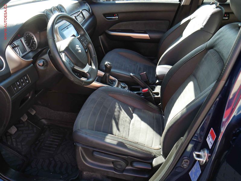 Suzuki Vitara (2018) 1.6VVTi 4x4, AC, TZ, park - fotka 9 z 21