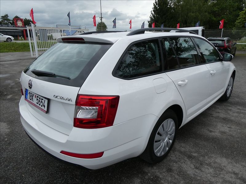 Škoda Octavia 1,6 TDi 81kW STYLE, DPH, ČR - fotka 8 z 38
