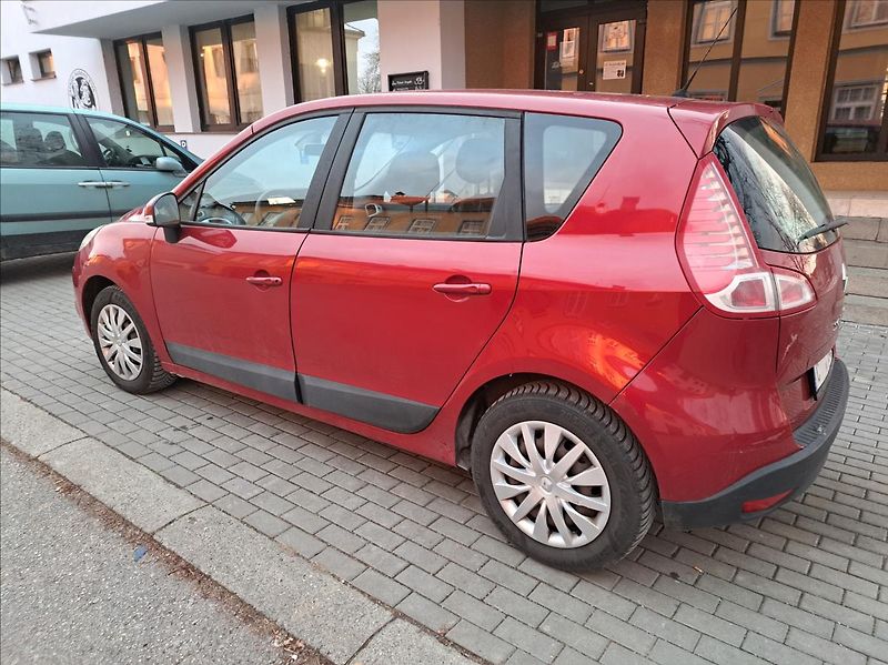 Renault Scénic 1,5 dCi - fotka 7 z 39