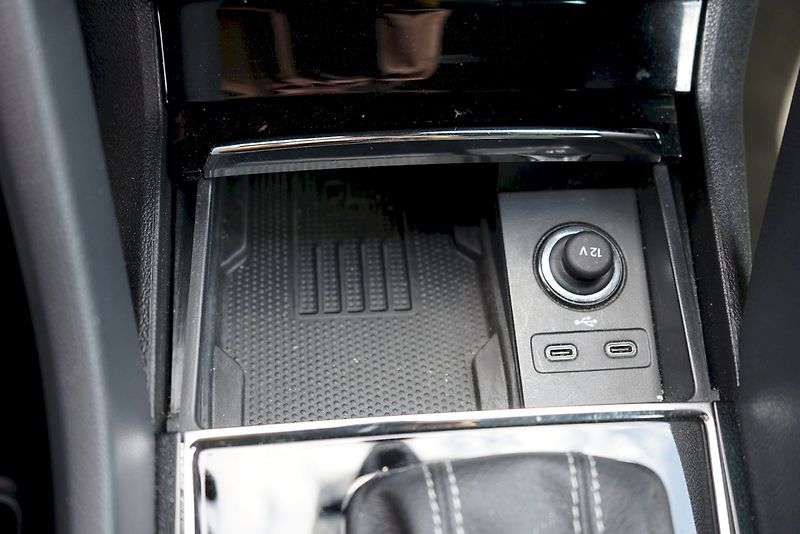 Škoda Karoq (2025) TSI 110 kW DSG Sportline - taž - fotka 24 z 33