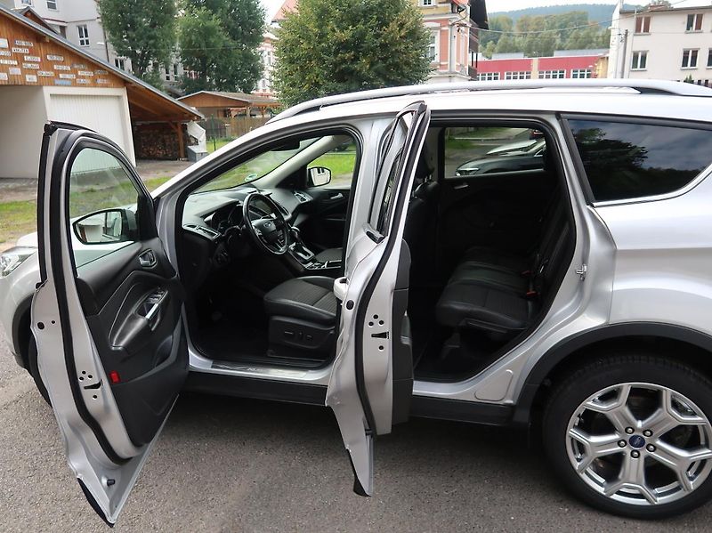 Ford Kuga (2018) 2,0TDCi,110kw,AP,4x4,18ALU - fotka 12 z 36
