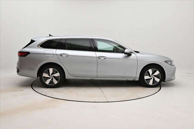 Volkswagen Passat 2,0 TDI 110kW DSG Business Zár - fotka 4 z 32