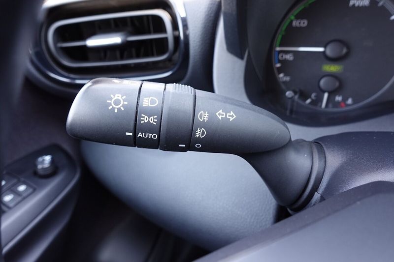 Toyota Yaris 1,5HSD Comfort - fotka 23 z 26
