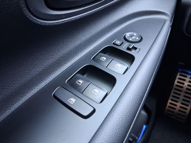 Hyundai Bayon PLAY PLUS 1.0 T-GDi 74 kW - fotka 24 z 26
