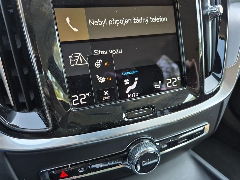 Volvo V60 2,0 D4 AWD Cross Country - fotka 18 z 19